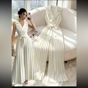 Pleated blazer Wide-Leg Jumpsuit - Cream. size M